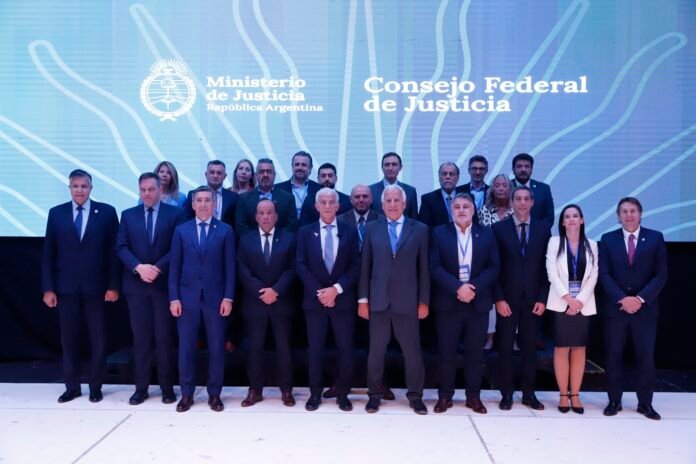 El ministro Ávila participó del COFEJUS en Mendoza.jfif