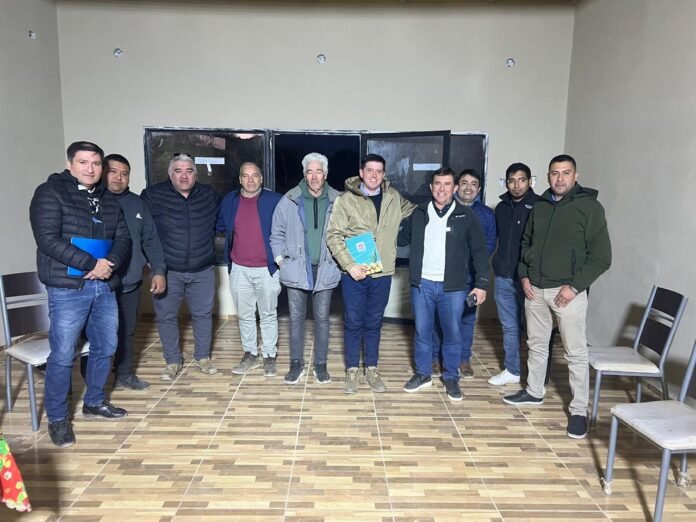 El ministro Leonardo Zeballos recorrió Tinogasta, Fiambalá y Punta de Agua y fortaleció el diálogo con productores locales (3)